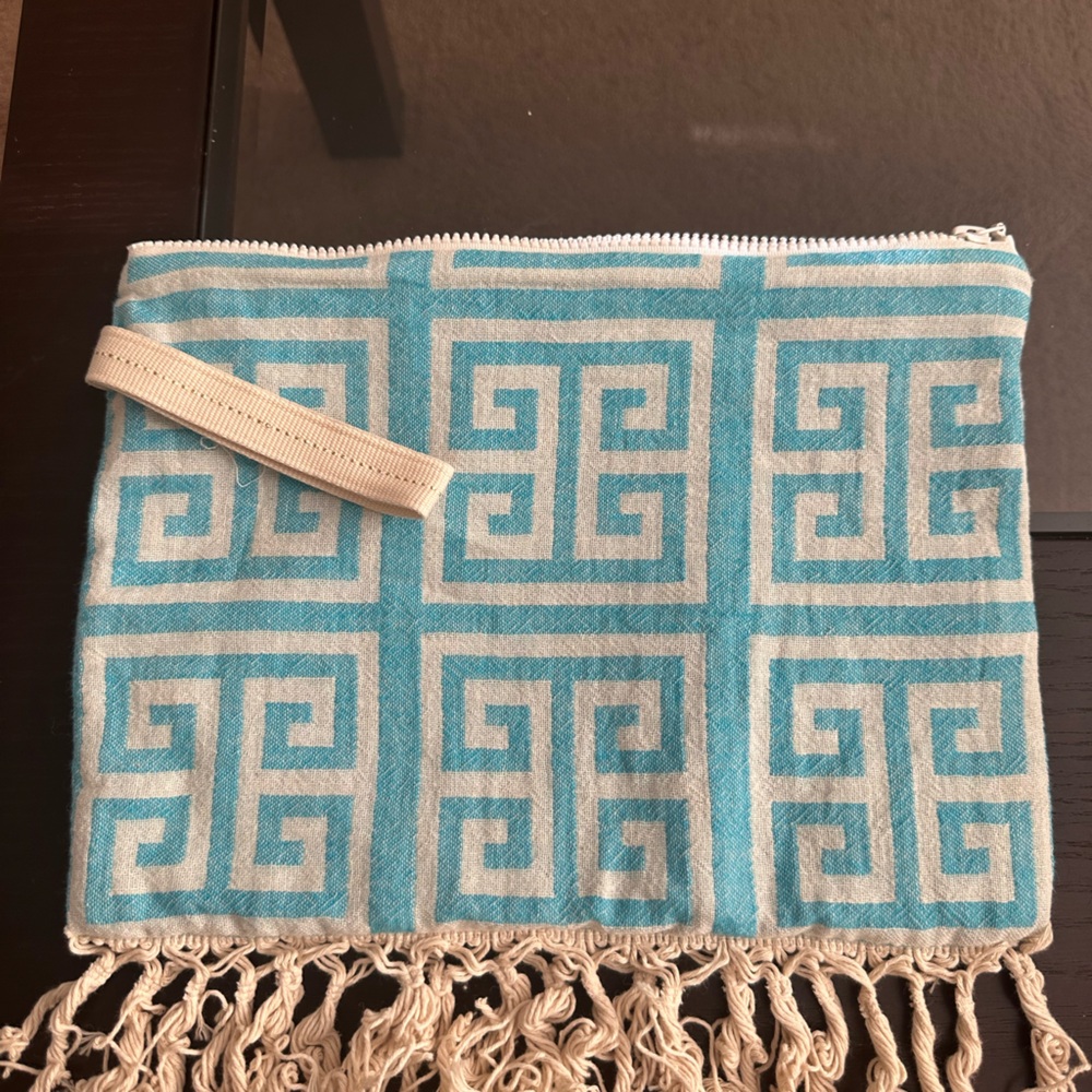 Canvas fringe clutch